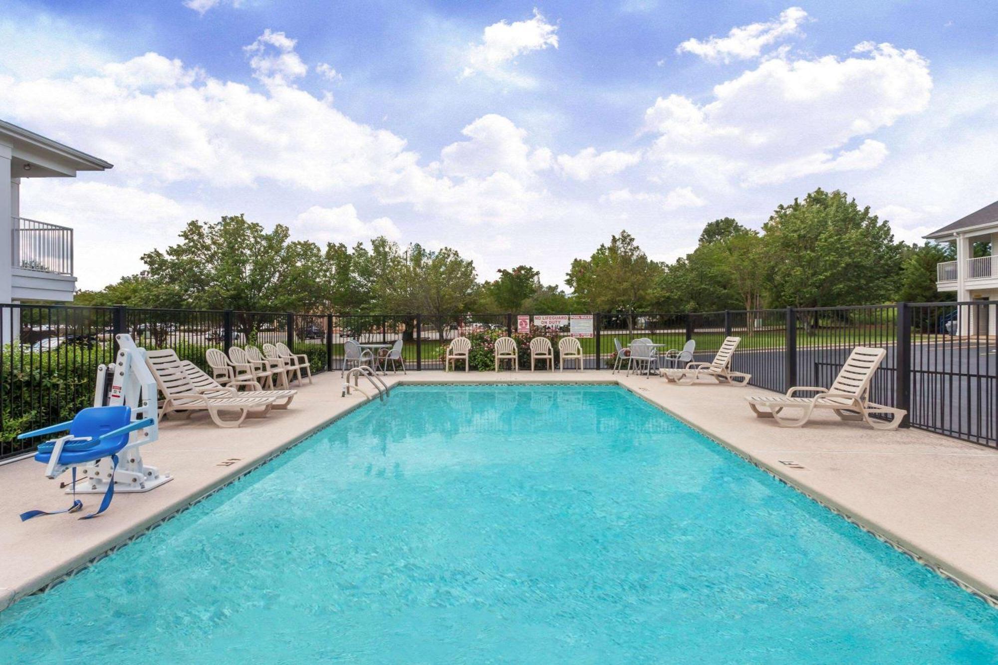 Baymont By Wyndham Florence/Muscle Shoals Buitenkant foto